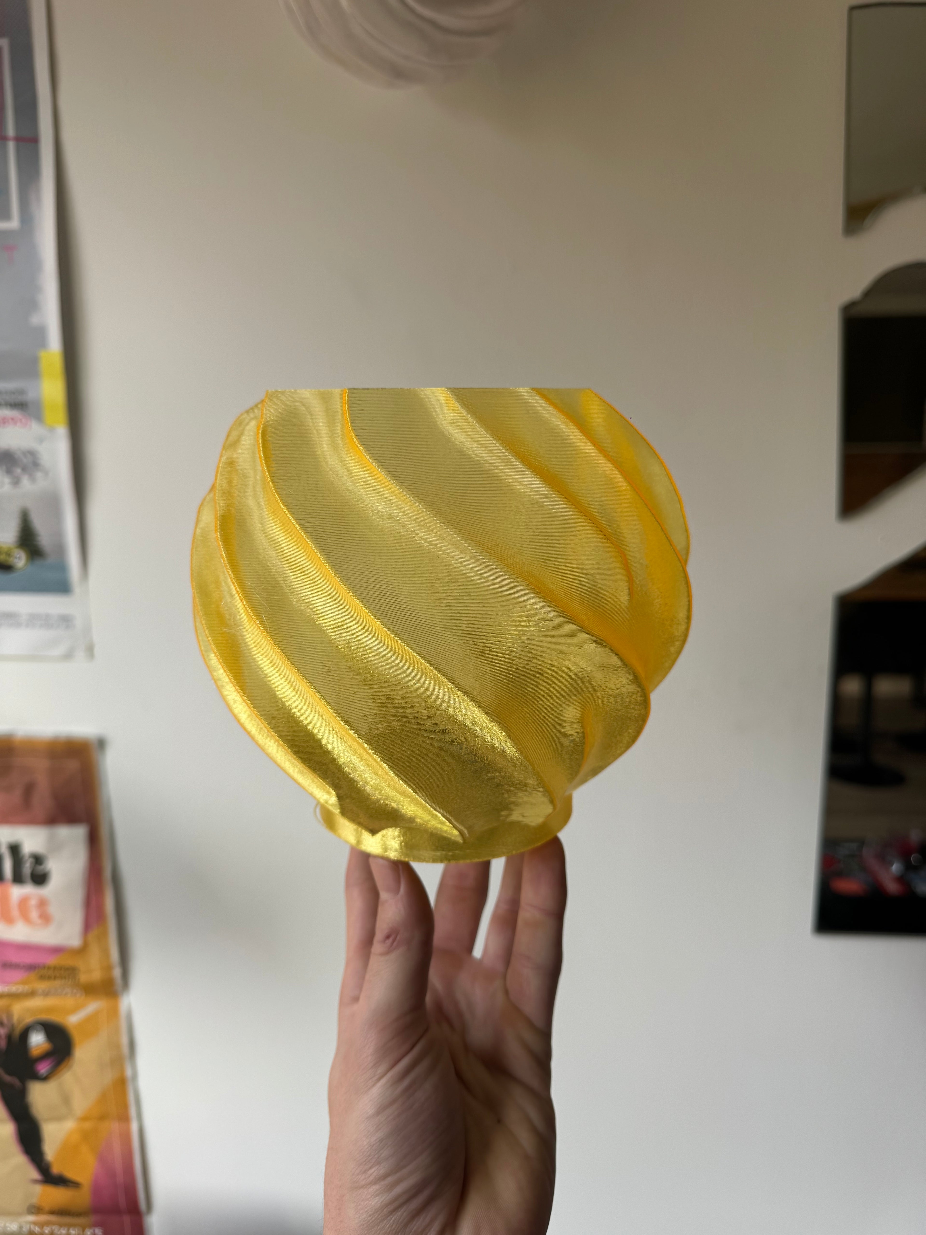 SHADE001 - Modern Spiral